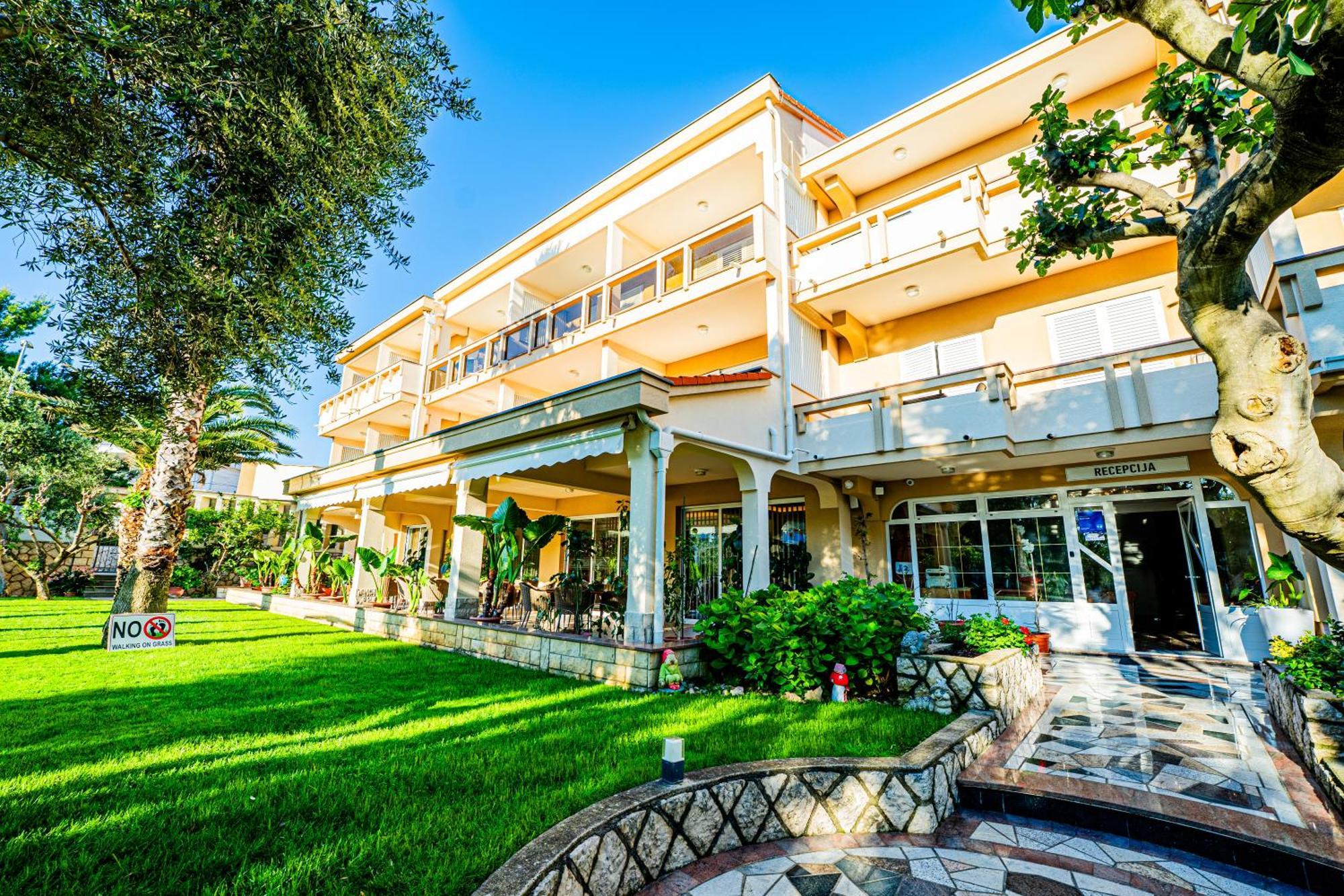 Resort Trcol ノヴァリャ エクステリア 写真